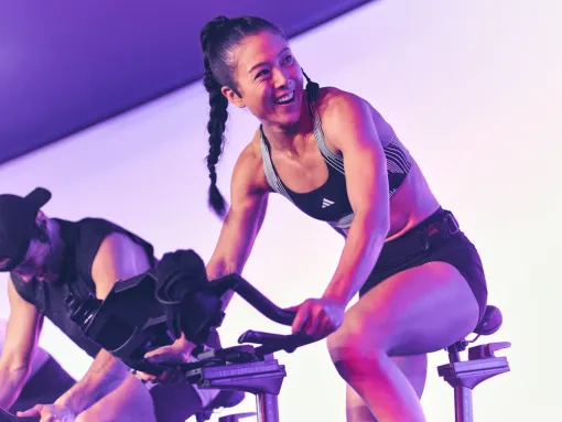 Cours collectif de RPM Lesmils avec coach à Saint-Martin-D'hères, Échirolles, L'Appart Fitness Eybens