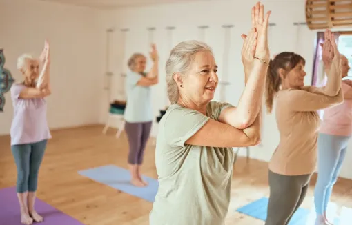 Cours collectifs avec un coach de GYM SENIORS à grenoble, Échirolles, L'Appart Fitness Eybens