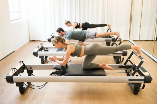 Cours de Pilates reformer avec un coach à Grenoble, Échirolles, L'Appart Fitness Eybens