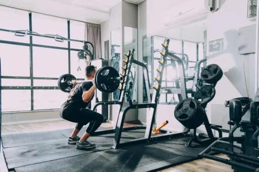 Salle de sport avec accès libre et cours collectifs à Grenoble Amine, Échirolles, L'Appart Fitness Eybens
